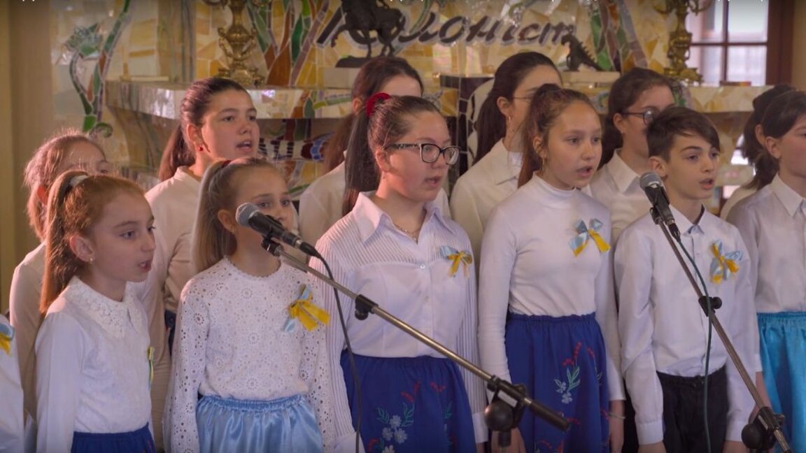 Децата от българската общност в село Криничное отправят призив за мир