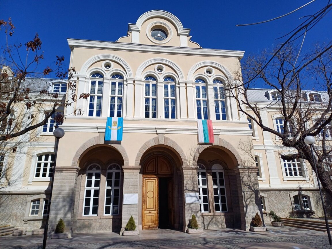 Хуманитарната гимназия в Пловдив е храм на знанието и хуманизма
