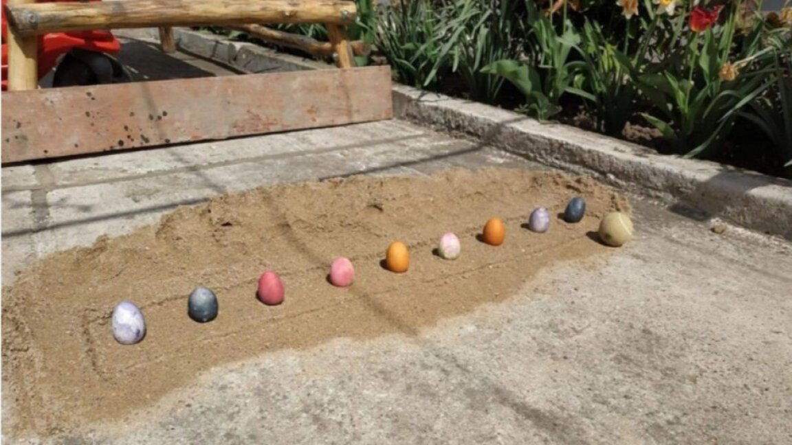 Bulgarians in Bessarabia keep the tradition of a special game with Easter eggs