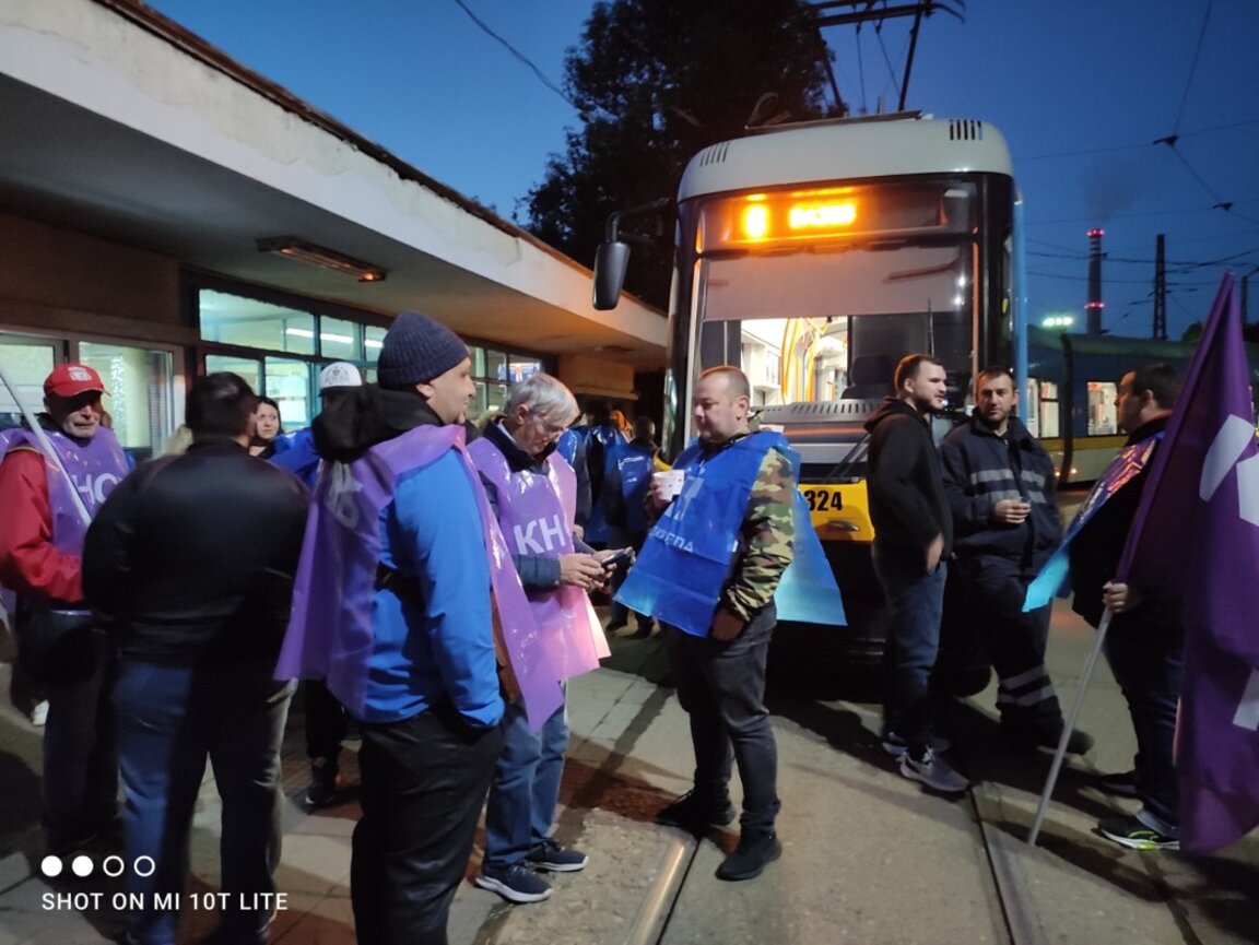 София под блокада - осъмна без градски транспорт