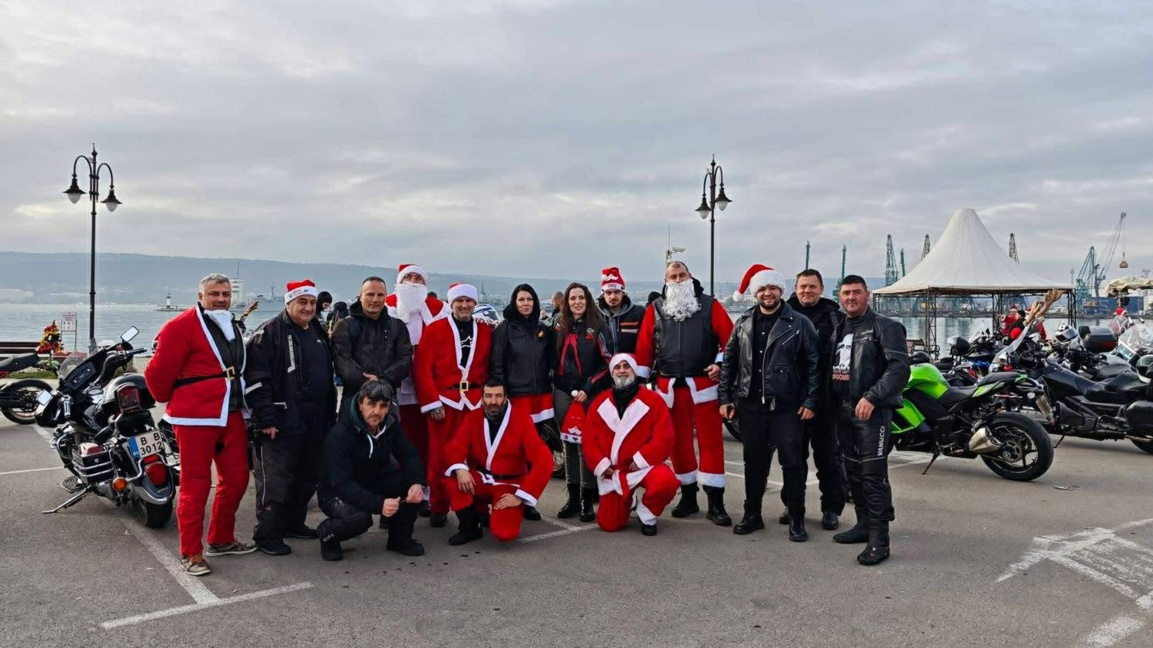 Близо 3000 лв. събраха варненски мотористи след мотошествие с коледни костюми