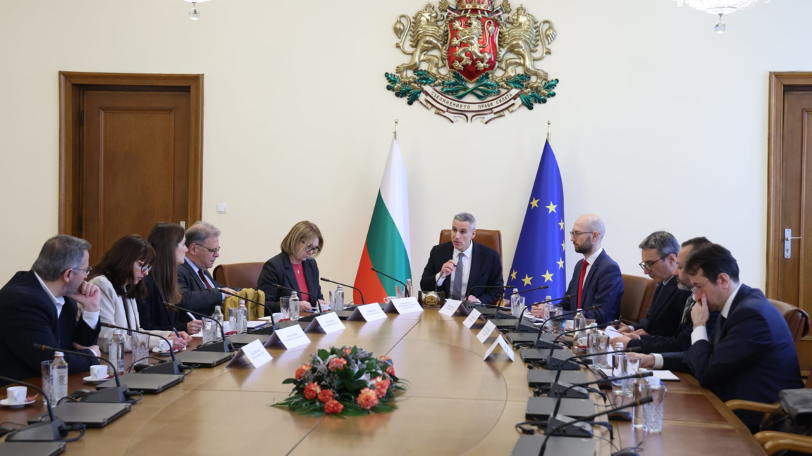 Гюров: Щабът следи за непазарно поведение заради кризата в Близкия изток