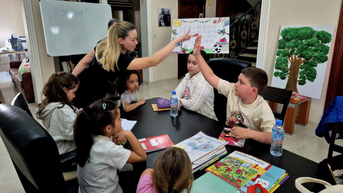 Първи учебен ден в БНУ "Азбуки" в Доха