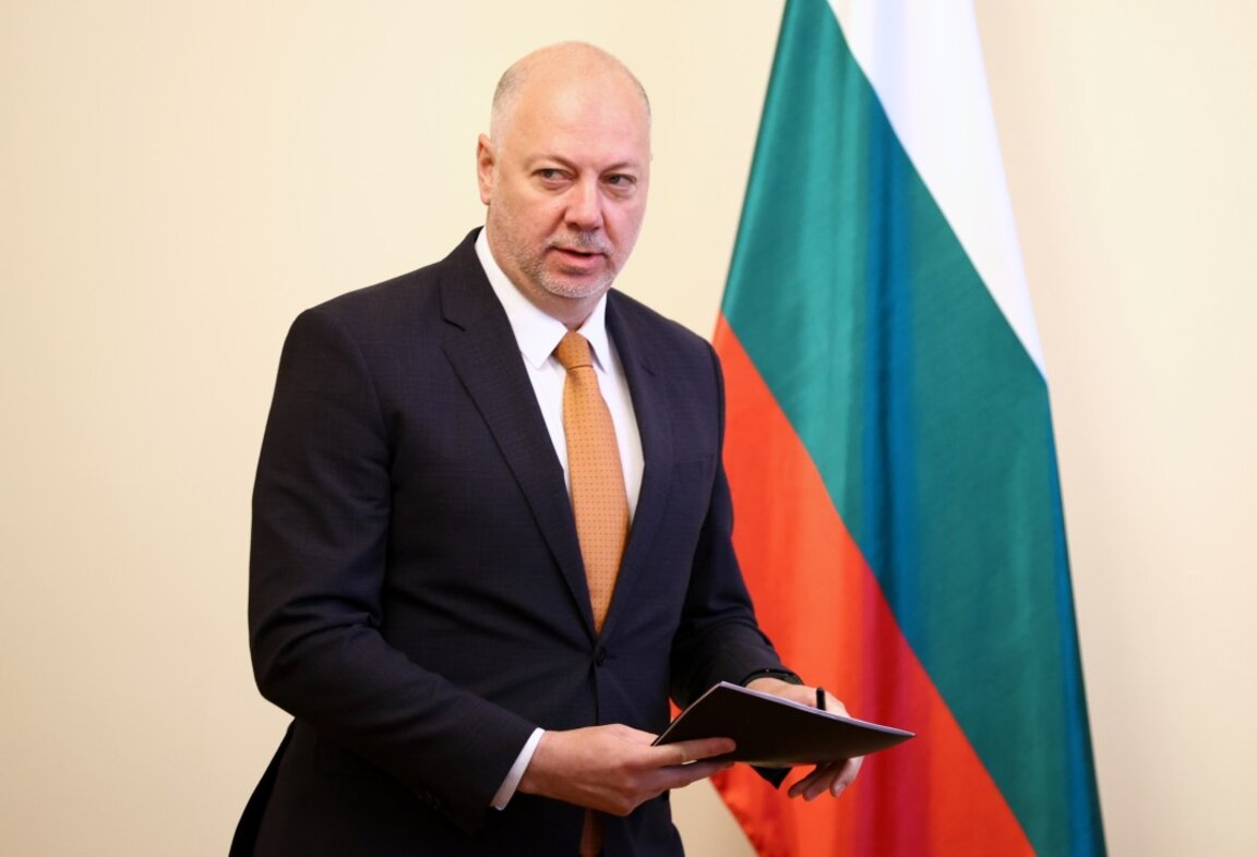 Желязков: Евакуацията на български и чужди граждани от Израел бе внимателно планирана