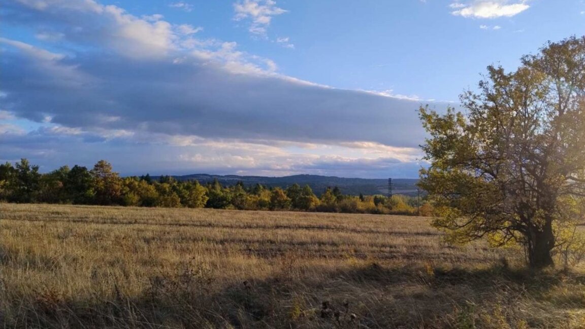 Есен край София