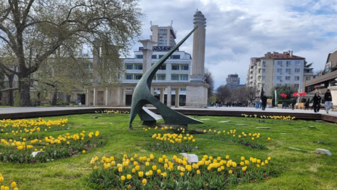 Слънчевият часовник, Варна