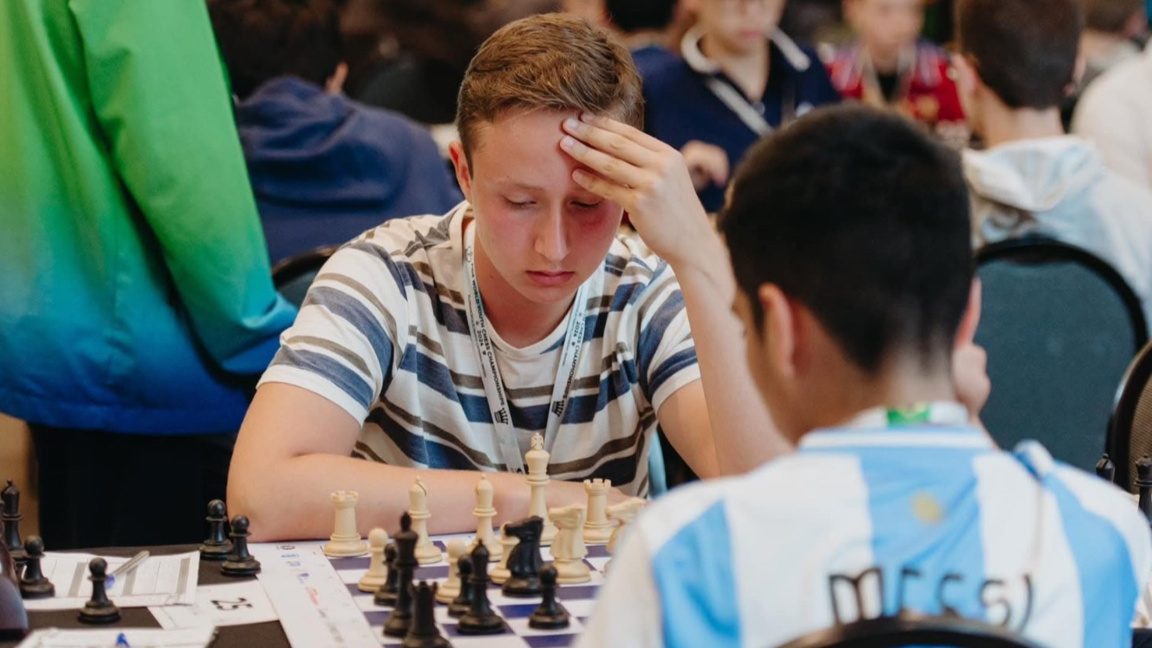 Осмокласникът Анъл Фънгърлиев е най-добрият шахматист на Балканите