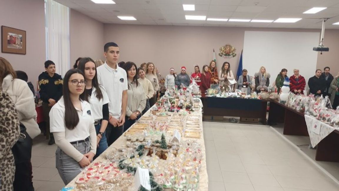 Започна благотворителен базар в Хасково