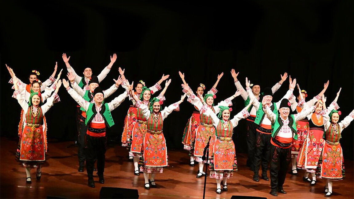 Ansambli Folklorik "Llazarka"