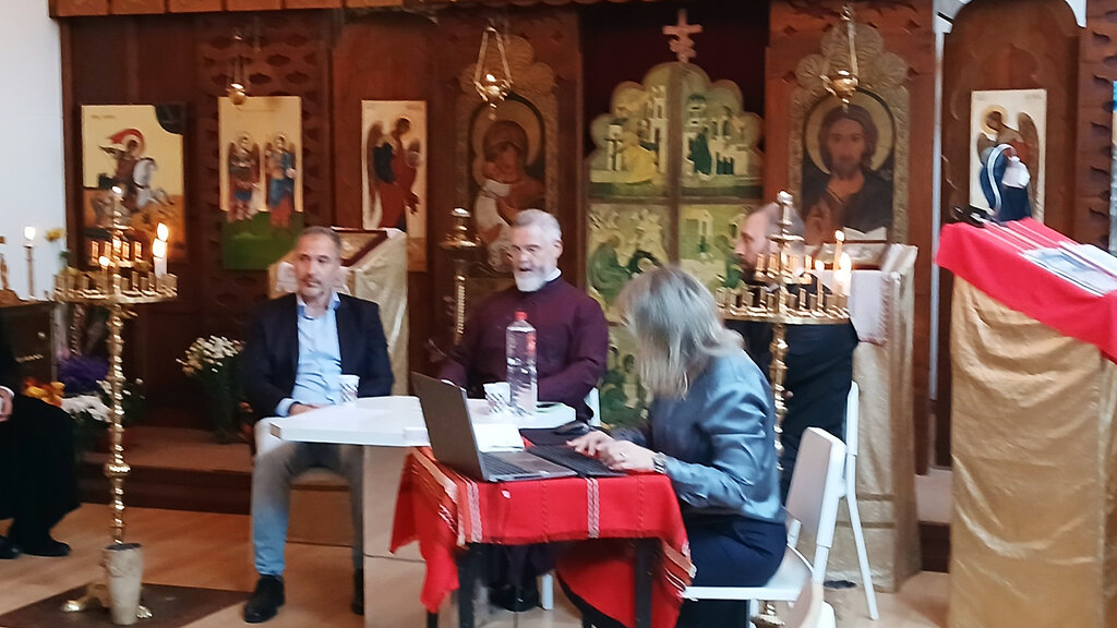 Radoslaw Paraschkow mit Metropolit Antonius in der Bulgarischen Kirche in Den Haag