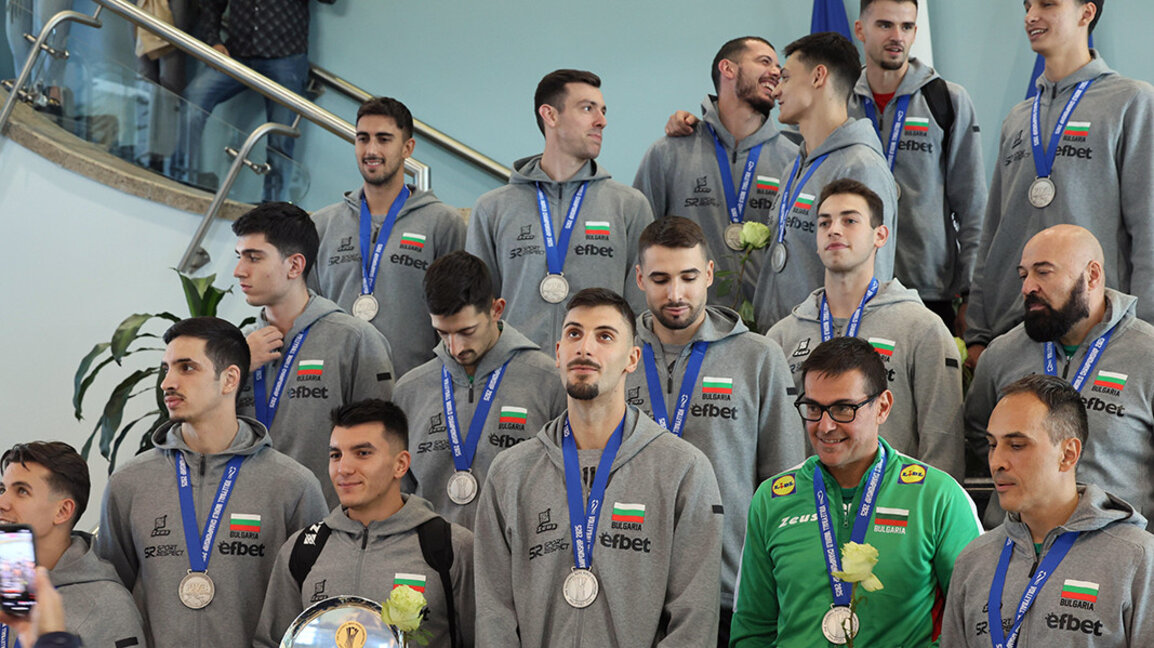 Υποδέχθηκαν τους βουλγάρους βολεϊμπολίστες στο Αεροδρόμιο Σόφιας