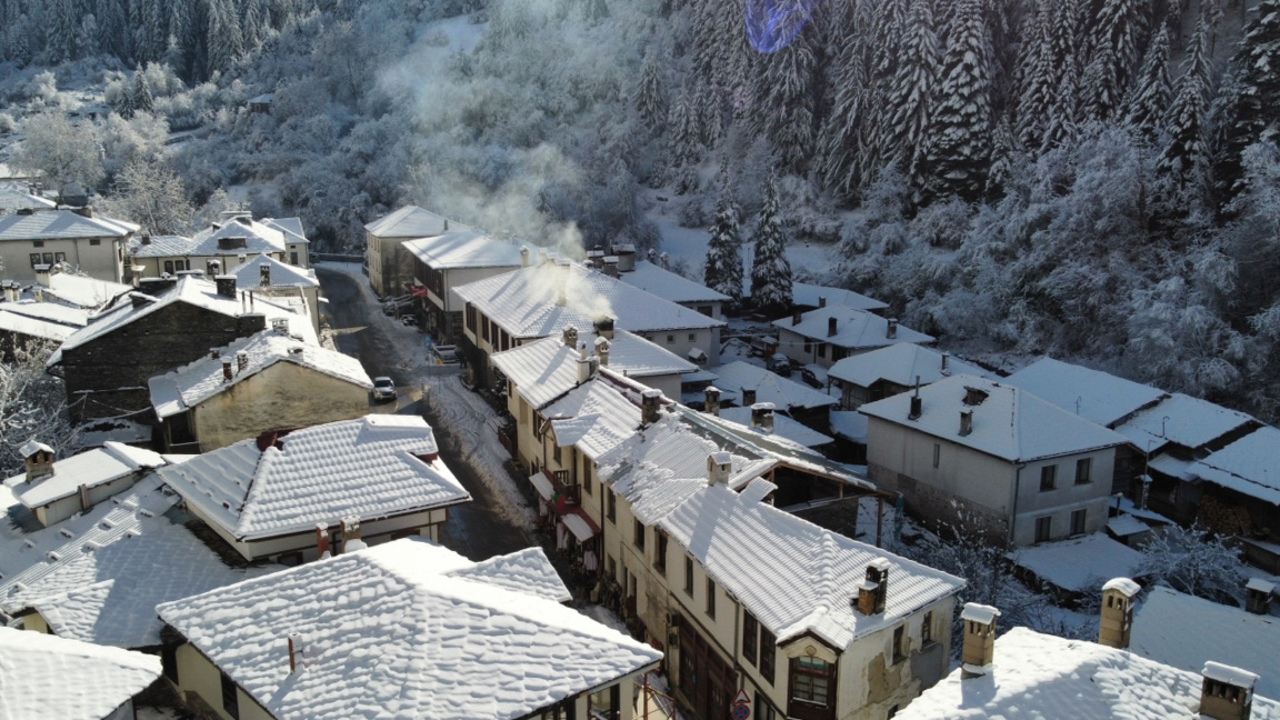 Νεφελώδης καιρός με θετικές θερμοκρασίες 