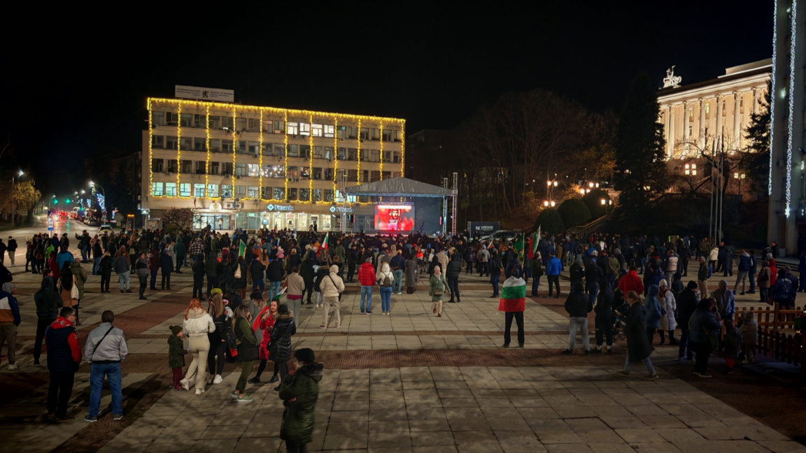 Протестът в Габрово се раздели на две