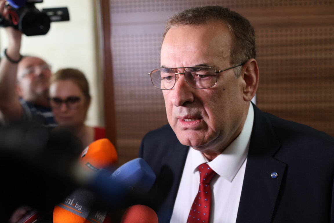 Τζεβντέτ Τσακάροβ