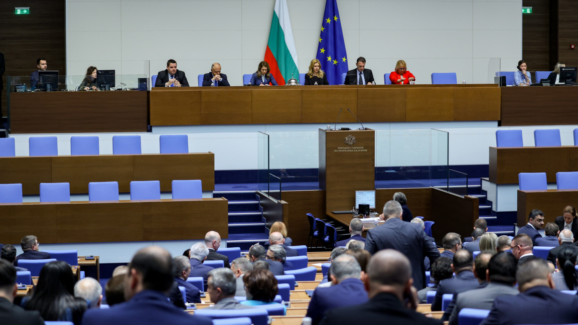 Депутатите одобриха проекта на ПБ за временна комисия за нов правилник на НС