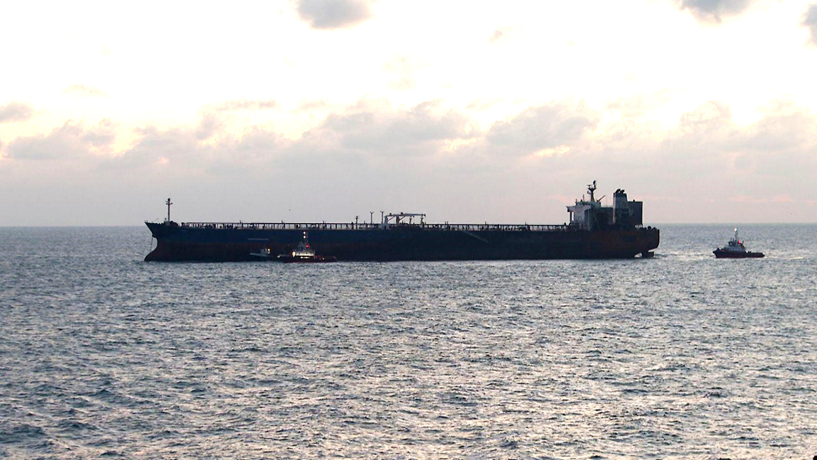 Sanktionierter Tanker „KAIROS“ bleibt vor der Küste von Burgas vor Anker