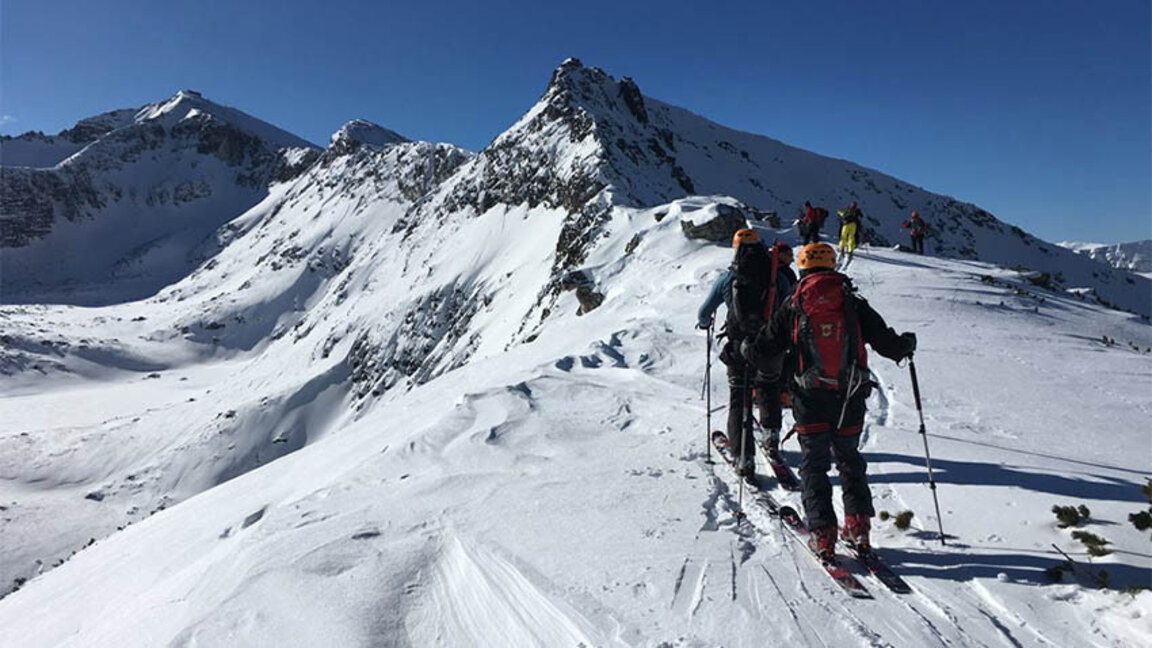 El servicio de rescate aconseja que las excursiones por la montaña se realicen con el equipamiento necesario