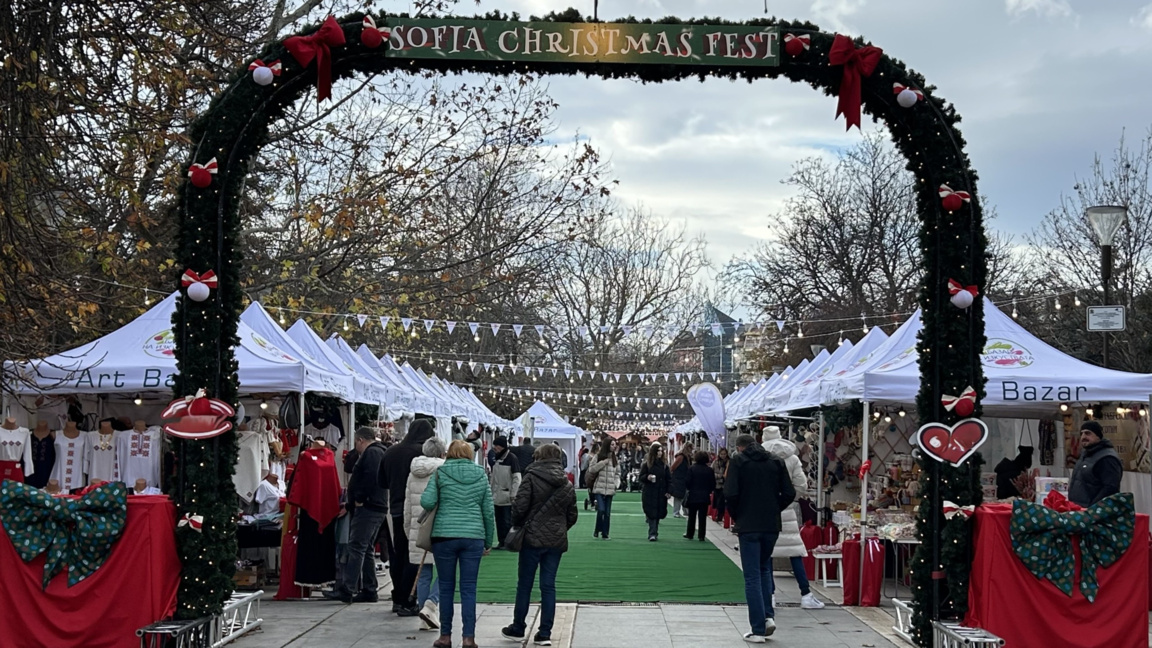 L'ambiance de Noël envahit Sofia avant l...