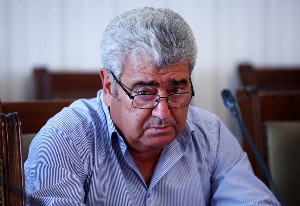 Д-р Валентин Атанасов