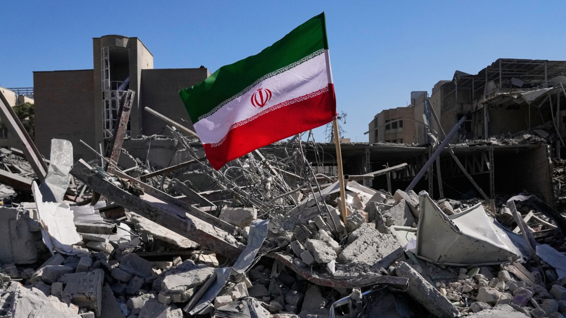 Опустошения в центъра на Техеран, Иран, 3 март 2026 г.