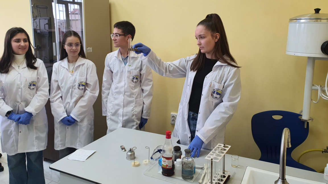 Модерен STEM център отвори врати в учили...