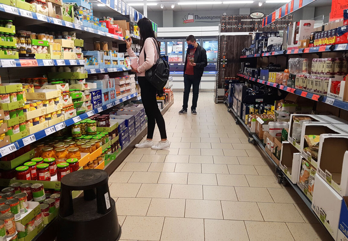 Цените на основните продукти бележат спад в последните десетина дни