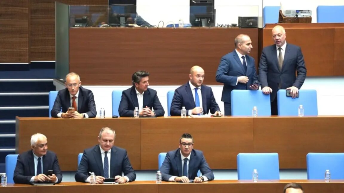 В пятницу состоится голосование по четвертому вотуму недоверия правительству Желязкова