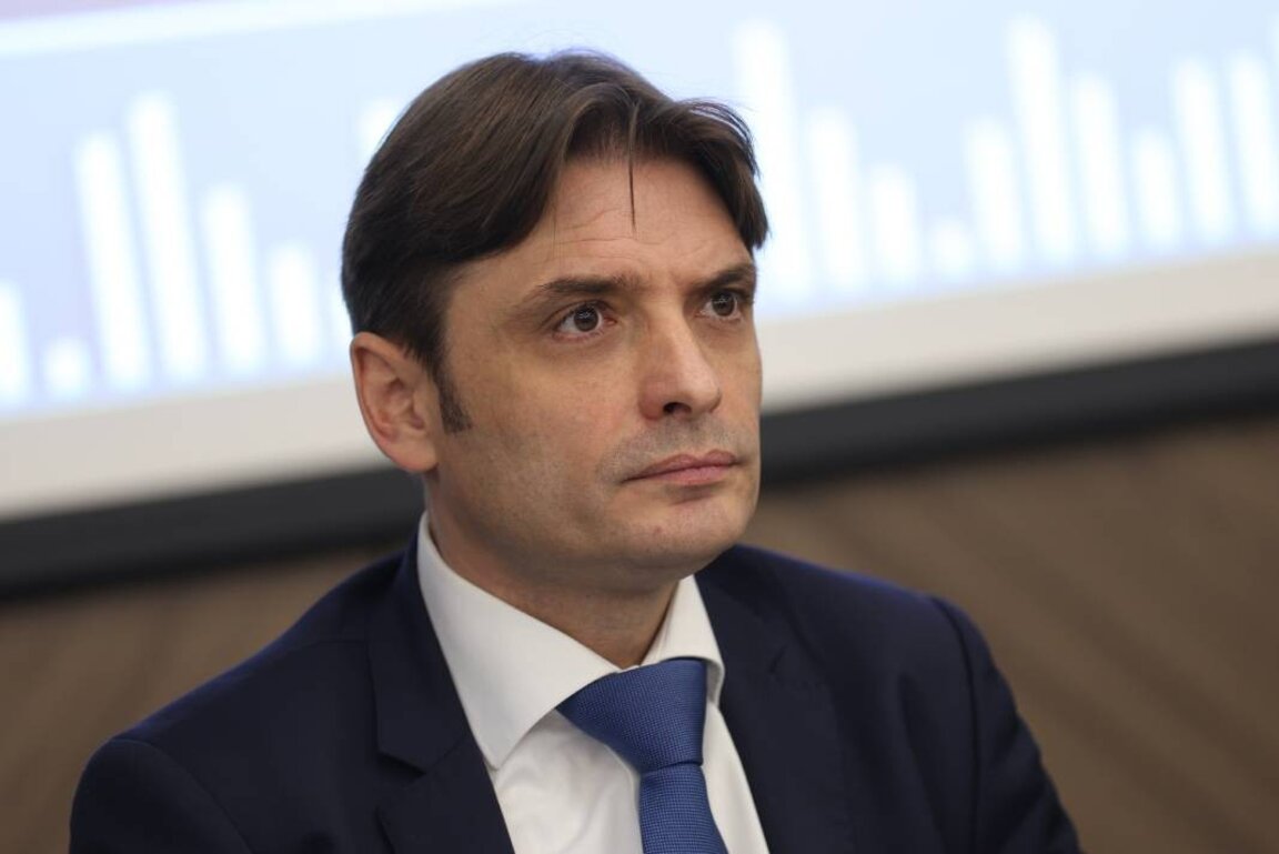 Станислав Попдончев