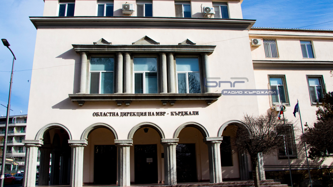 Двама са задържани за хулиганство в Кърджали