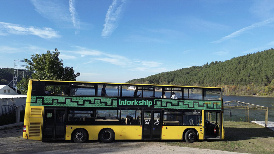 Des bureaux dans un bus à impériale ?