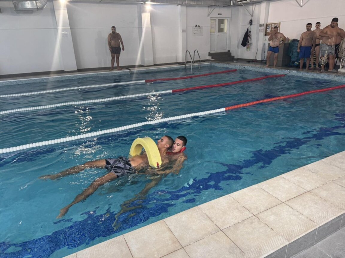 Нови водни спасители завършиха успешно обучението си към БЧК Кърджали
