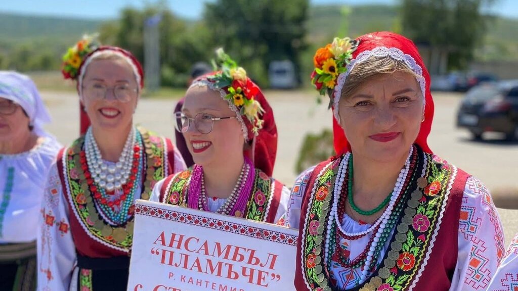 Ансамбъл "Пламъче" от Стояновка представи фолклора ни на фестивал в Молдова