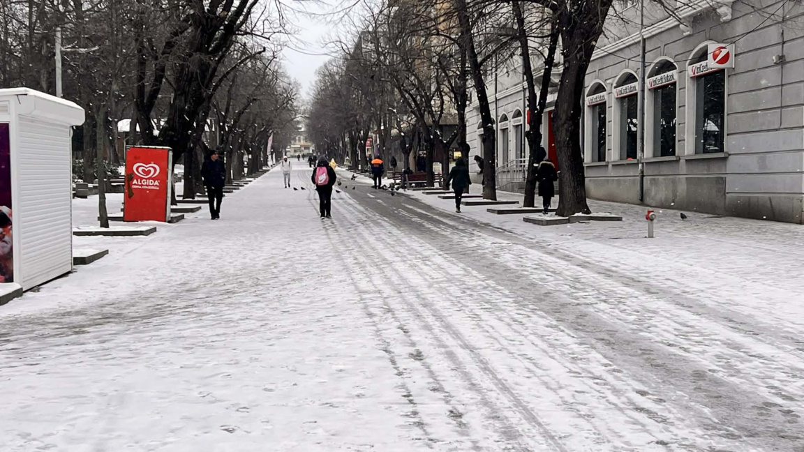 Ледът прати 12 шуменци в болница