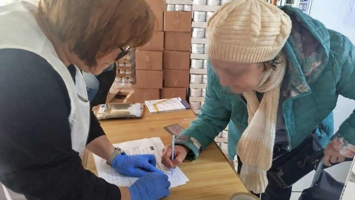 БЧК раздава хранителни продукти на 7 хиляди души във Варна
