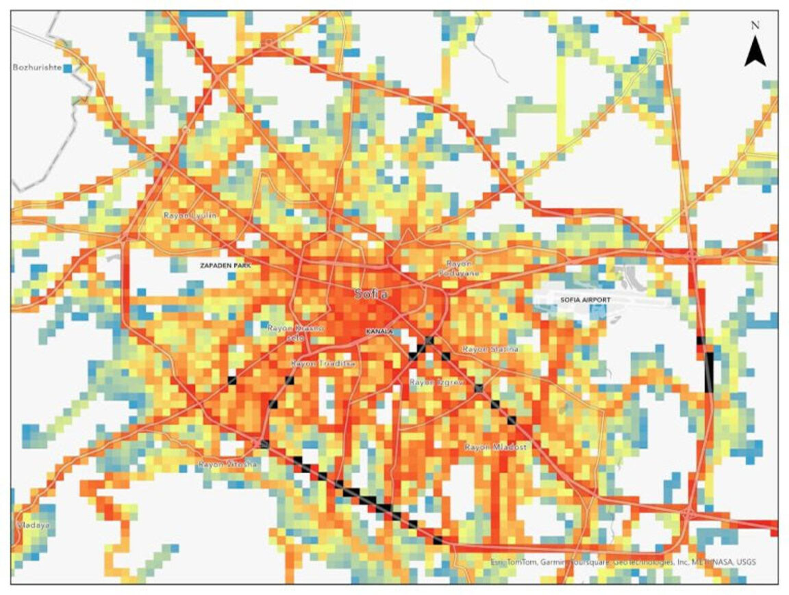 Синият и червеният цвят показват минималния и максималния брой леки автомобили. Черните зони отбелязват най-натоварените места в града