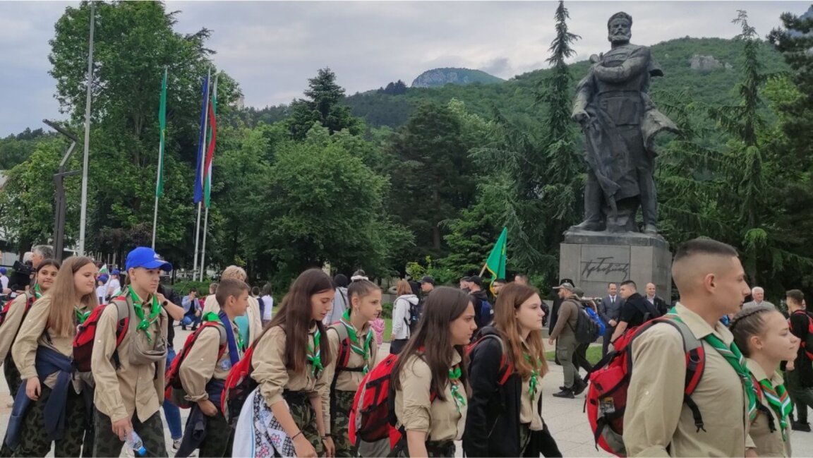 До 2 юни походът "По стъпките на Ботевата чета" ще достигне връх Околчица