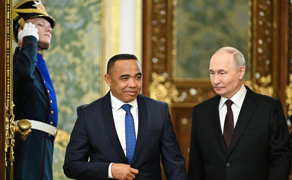 Майкъл Рандрианирина с Владимир Путин в Кремъл.