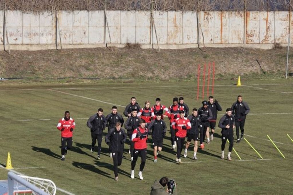 ЦСКА тренира с Делова, но без Скаршем