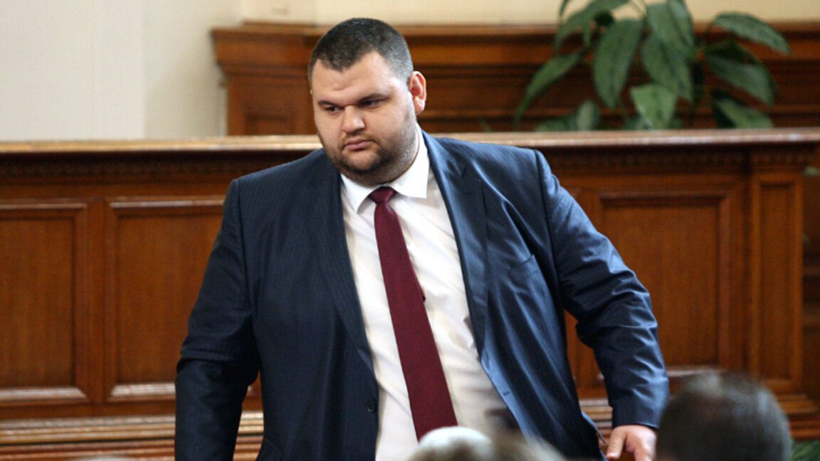 Eфективни присъди по делото за Възродителния процес иска Пеевски