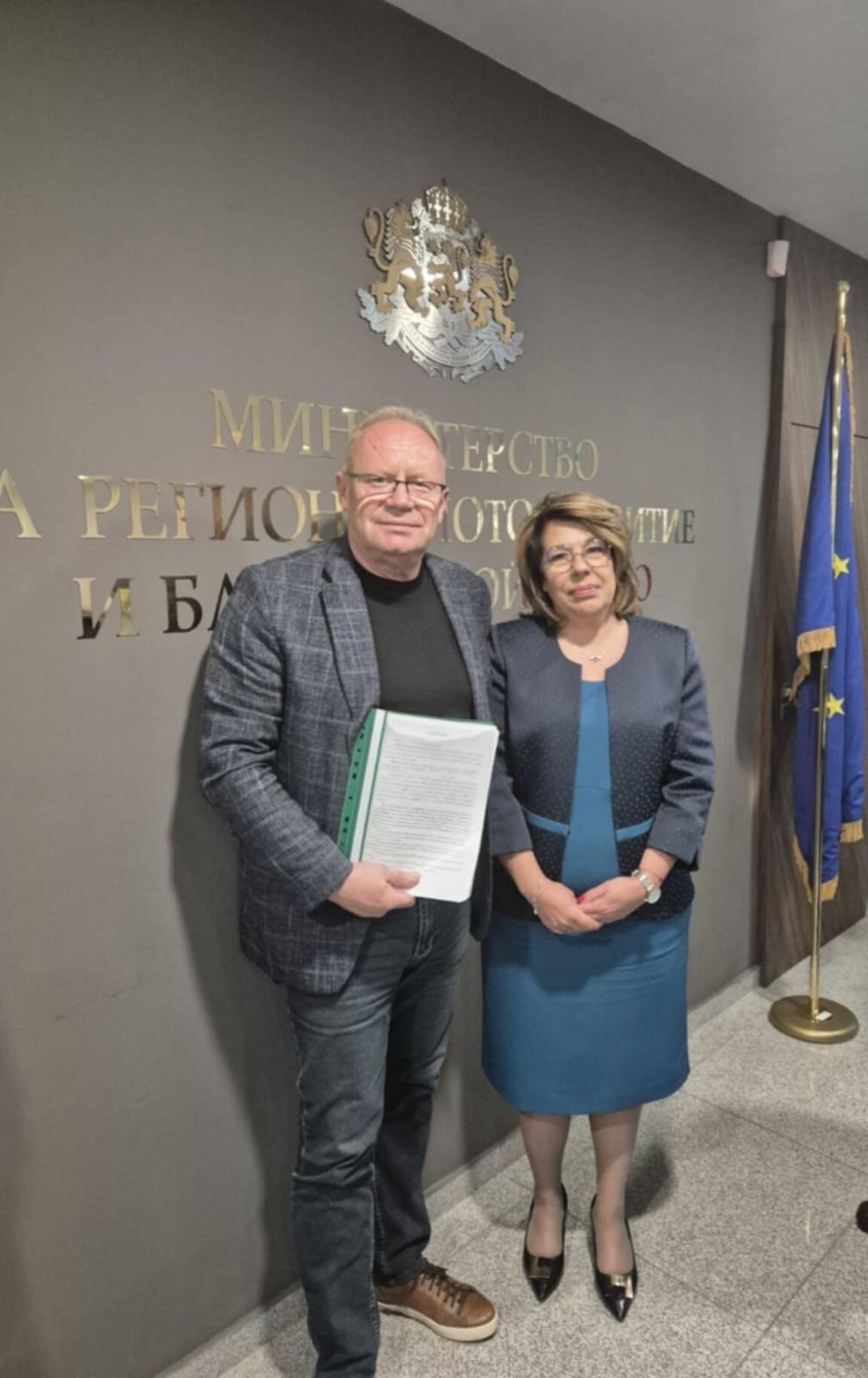 Кметът на Земен подписа важен договор с МРРБ