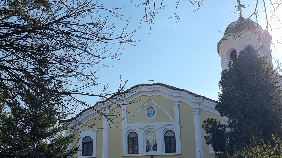 Благотворителен базар събра над 5200 евро за най-стария храм в Ямбол