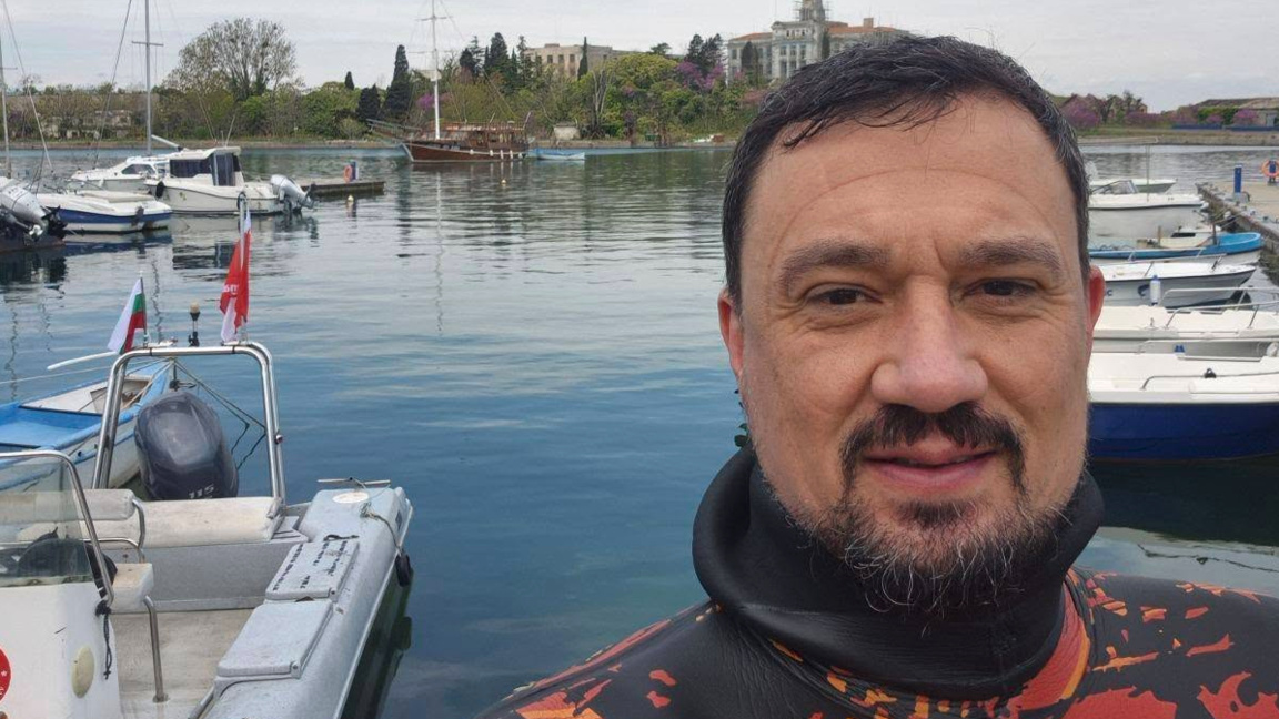 Добромир Гюлев се включи в почистване на морското дъно край Созопол