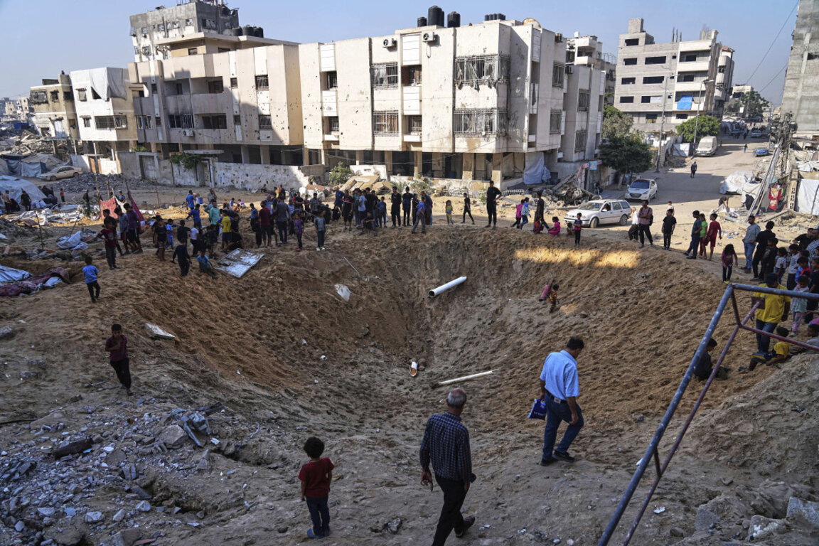 30 души, сред които шест деца, са убити при израелски въздушен удар в Газа