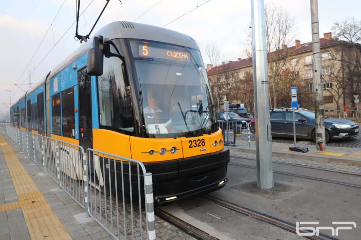 Възстановено е движението на градския транспорт в София