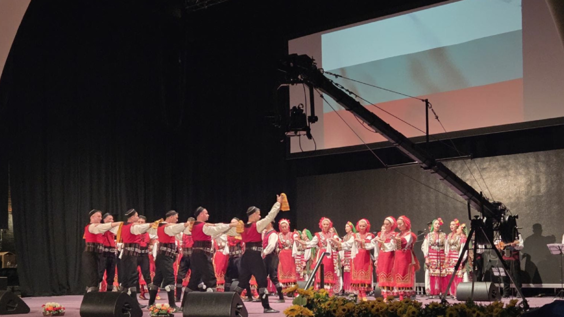 Pirin Ensemble warms the hearts of hundreds of Bulgarians in London