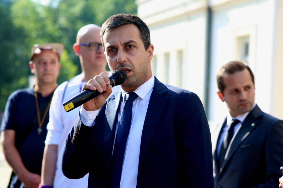 Деян Николов