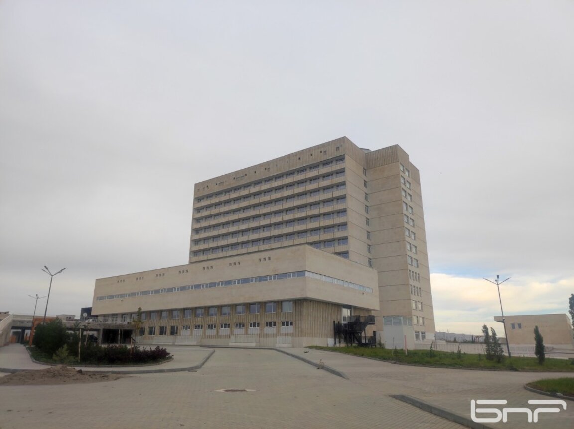Новата сграда на областната болница в Ямбол