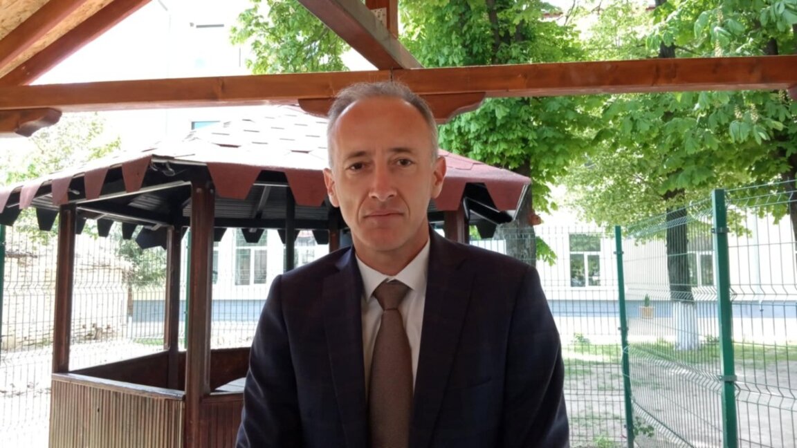 Красимир Вълчев, министър на образованието, в СУ "П. Волов" в гр. Каспичан