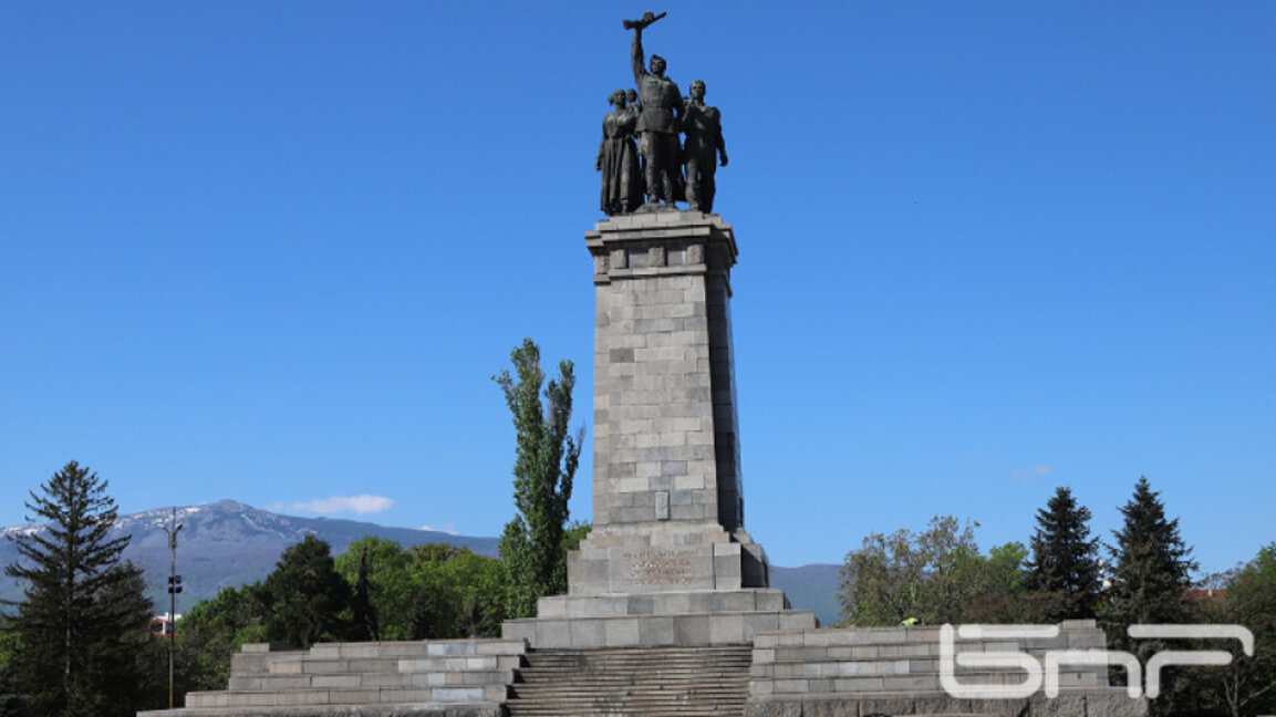 Sowjetdenkmal im Herzen von Sofia entfacht politische Leidenschaften