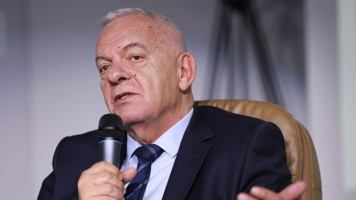 Њ.Е. Ратко Влајков